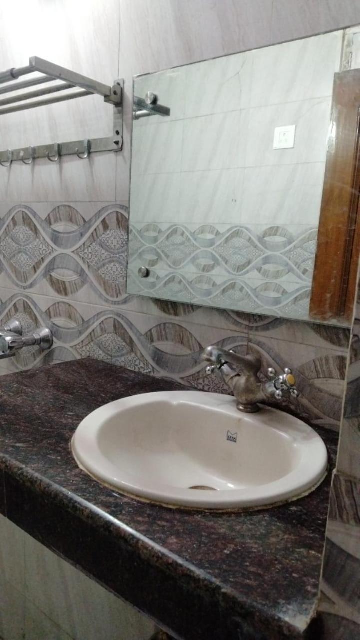 Hotel New Apple Rose Chandigarh Near Railway Station Dariya Uco Bank Ke Pass Camera foto